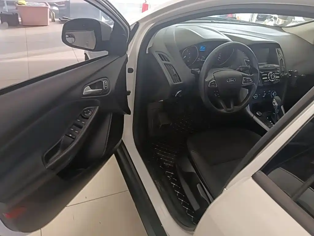 Ford Focus — миниатюра 16
