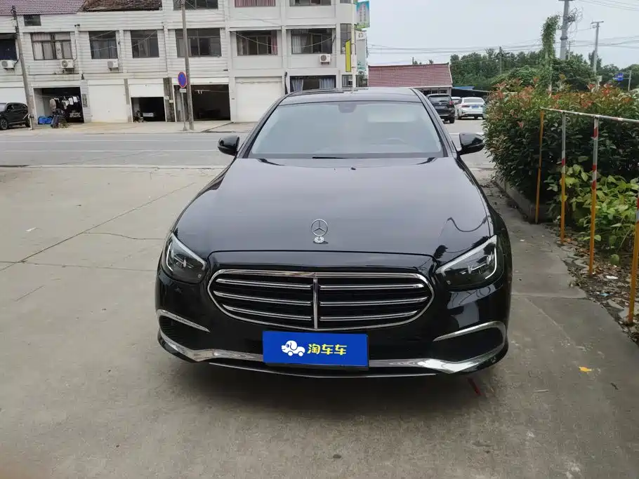Mercedes-Benz E-Class — миниатюра 2