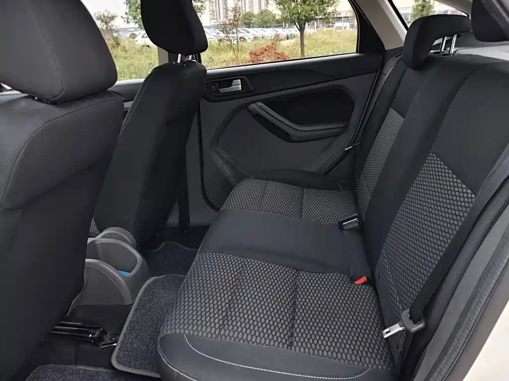 Ford Focus — миниатюра 10