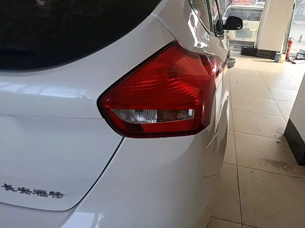 Ford Focus — миниатюра 8