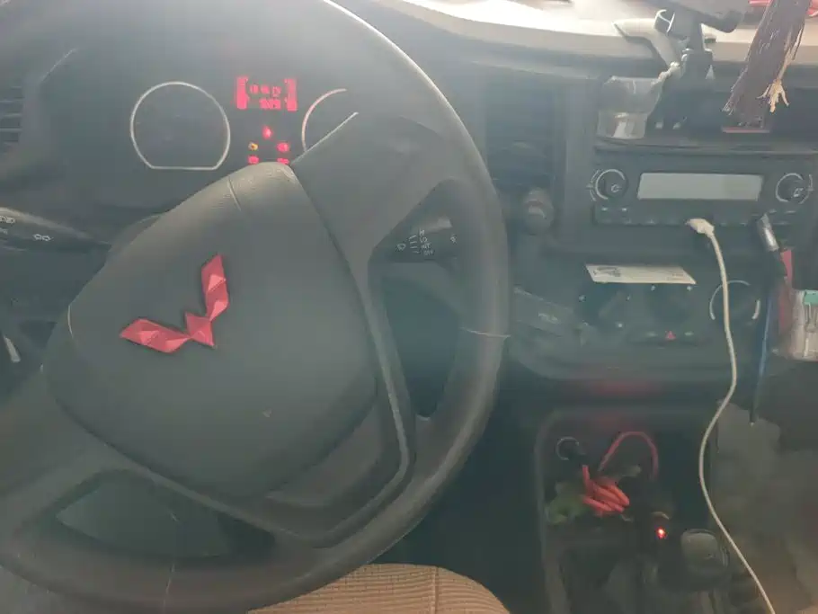 Wuling Rongguang V — миниатюра 12