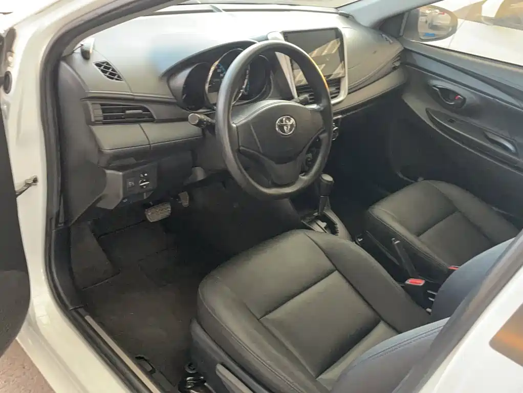 Toyota Yaris L — миниатюра 11