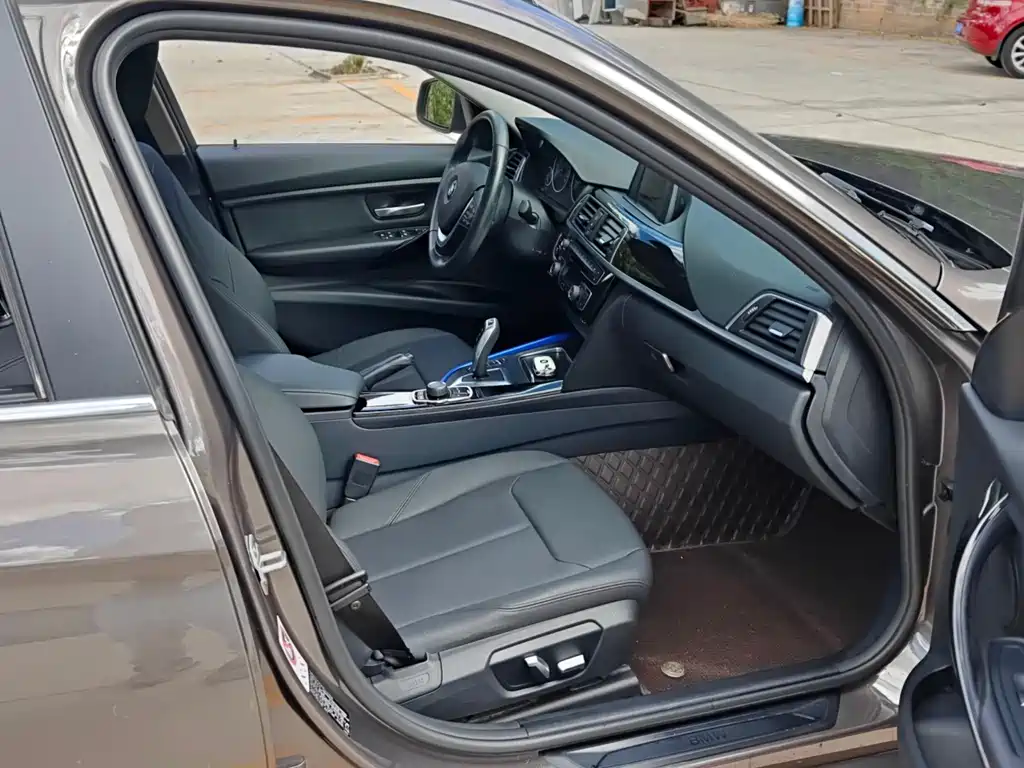 BMW 3 Series — миниатюра 11