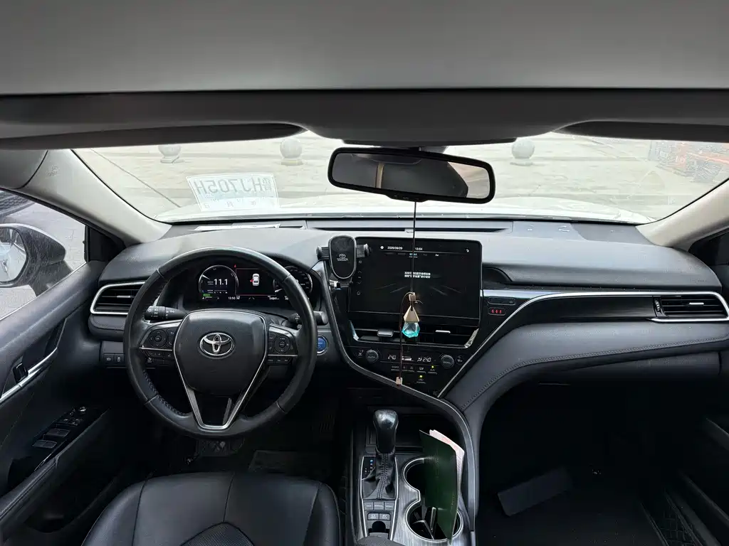 Toyota Camry — миниатюра 8