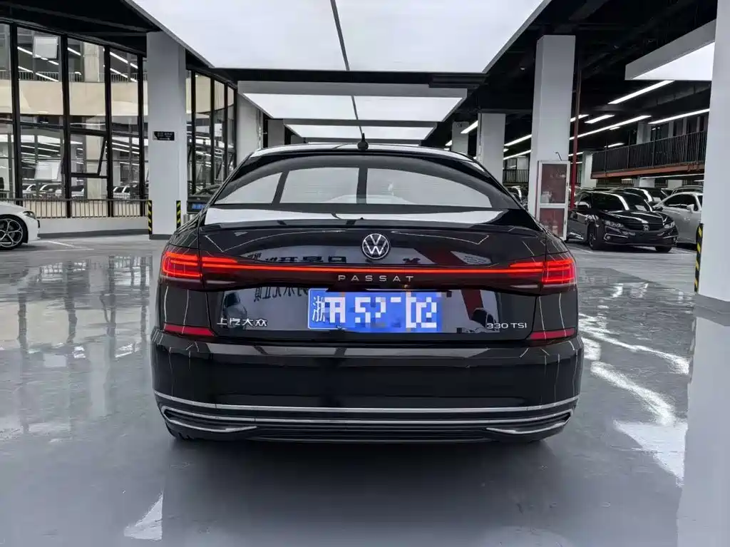Volkswagen Passat 2022 330TSI Luxury