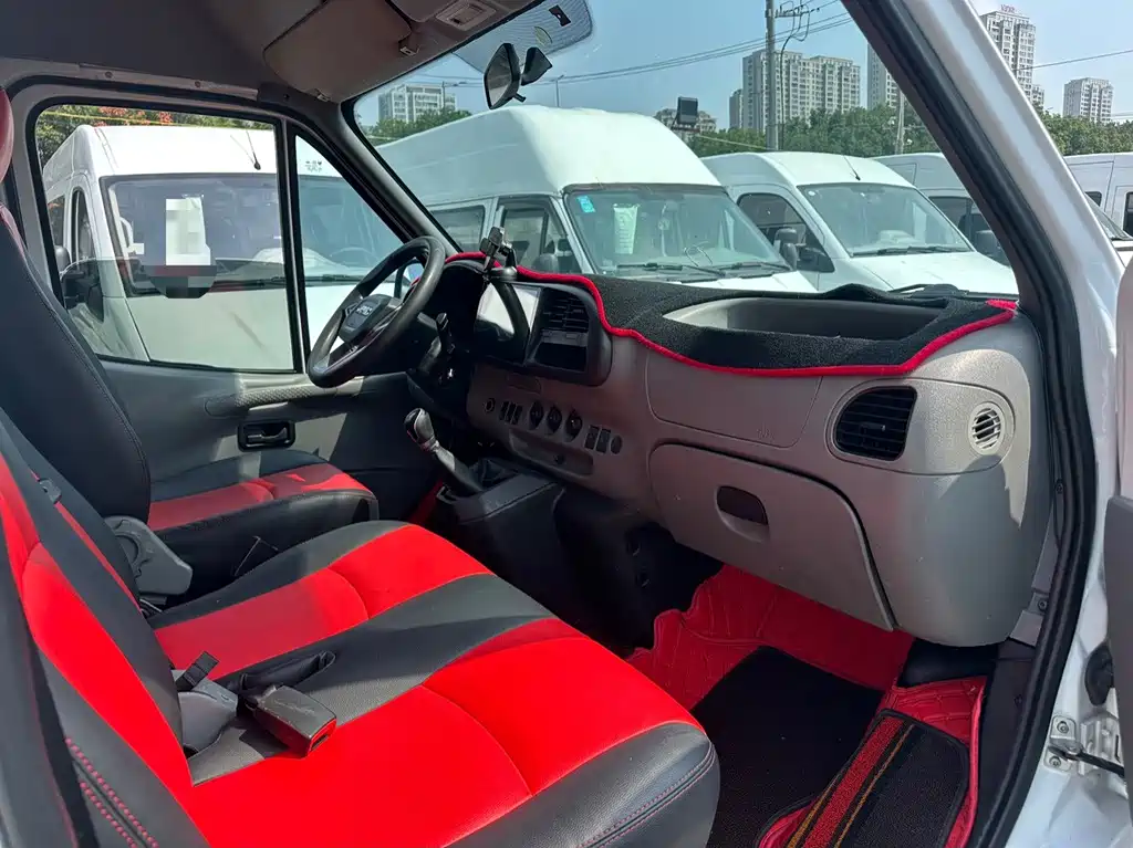 JMC Tesla — миниатюра 6