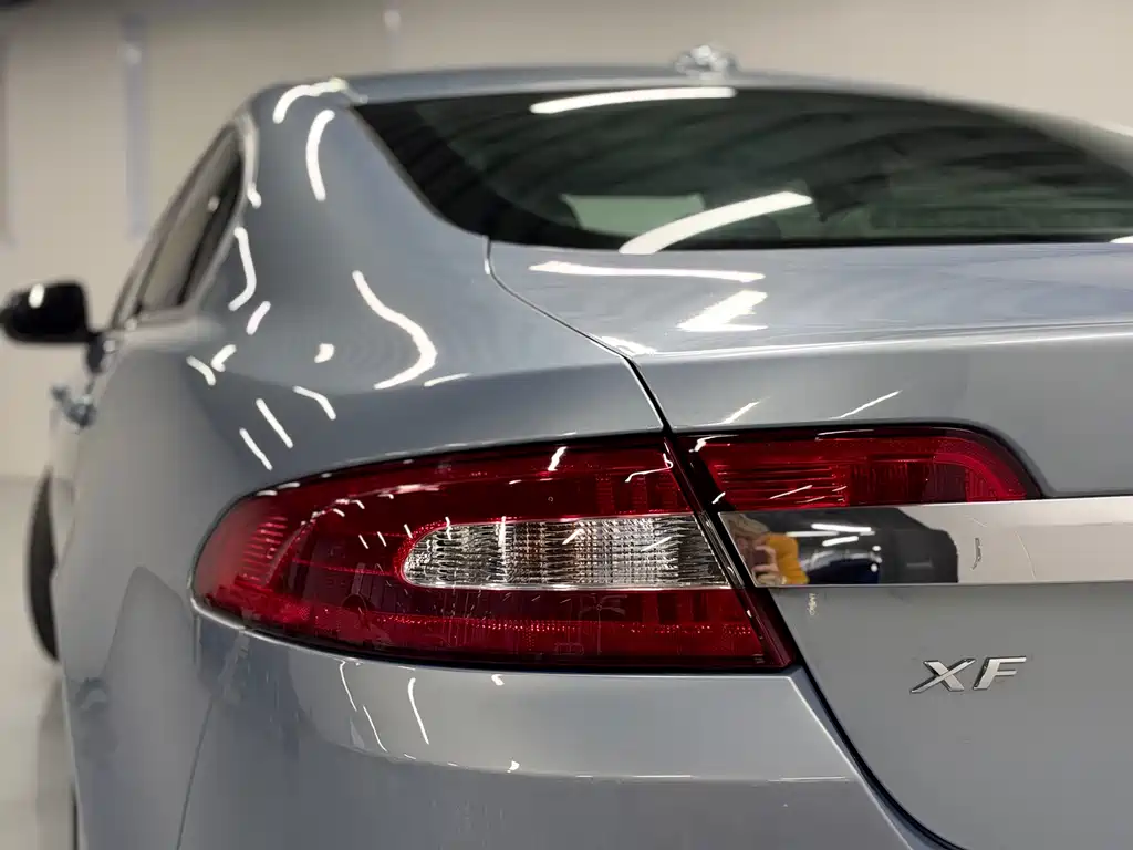 Jaguar XF — миниатюра 6