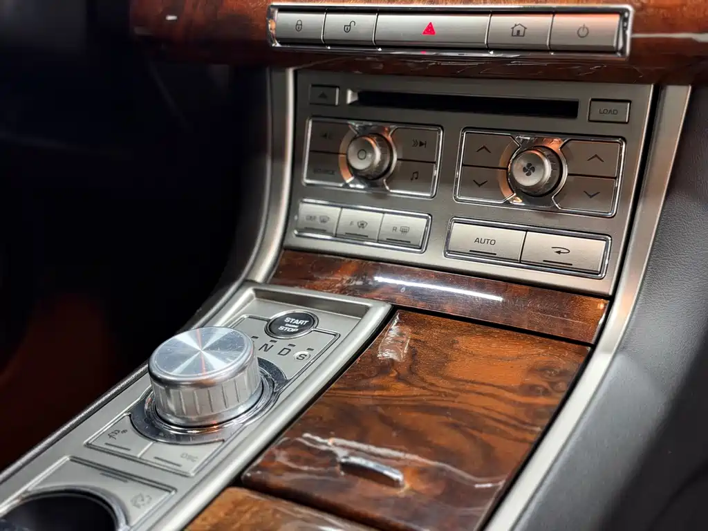Jaguar XF — миниатюра 16