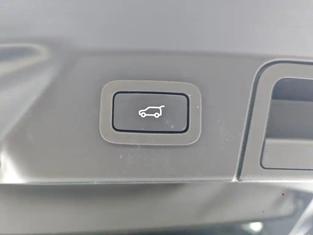 Land Rover Velar — миниатюра 21