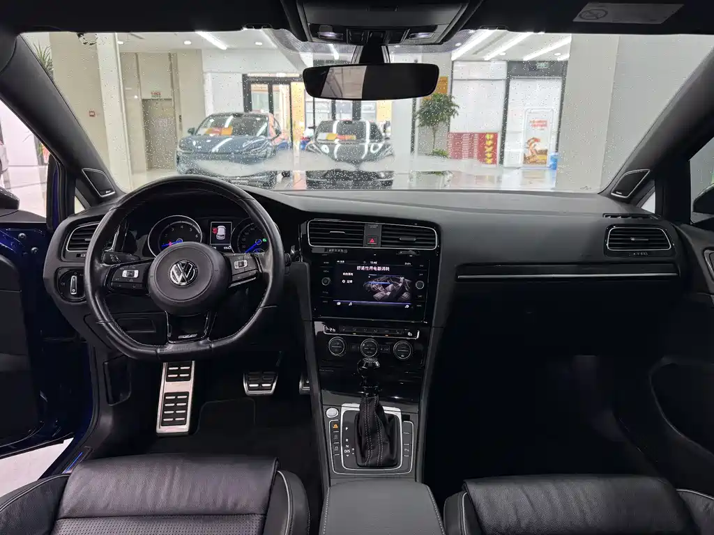 Volkswagen Golf 2017 2.0TSI R