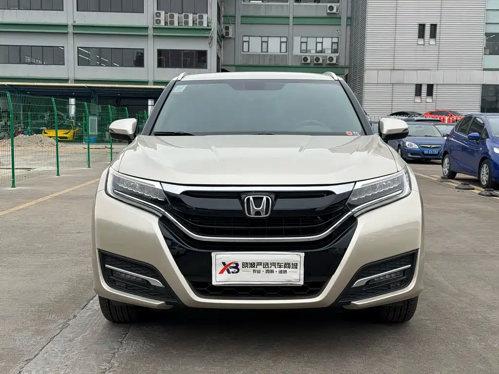HONDA UR V