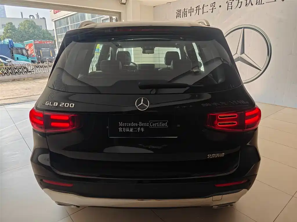 MERCEDES-BENZ GLB