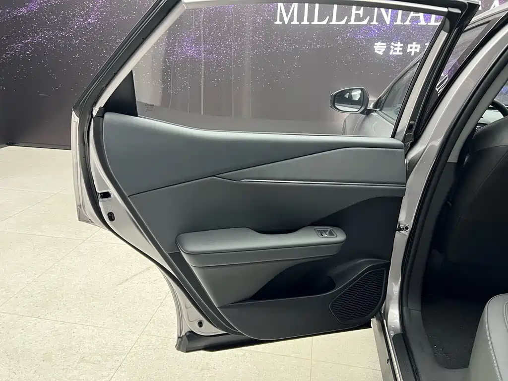 Toyota bZ3 — миниатюра 18