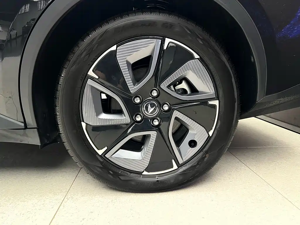 Toyota bZ3 — миниатюра 8