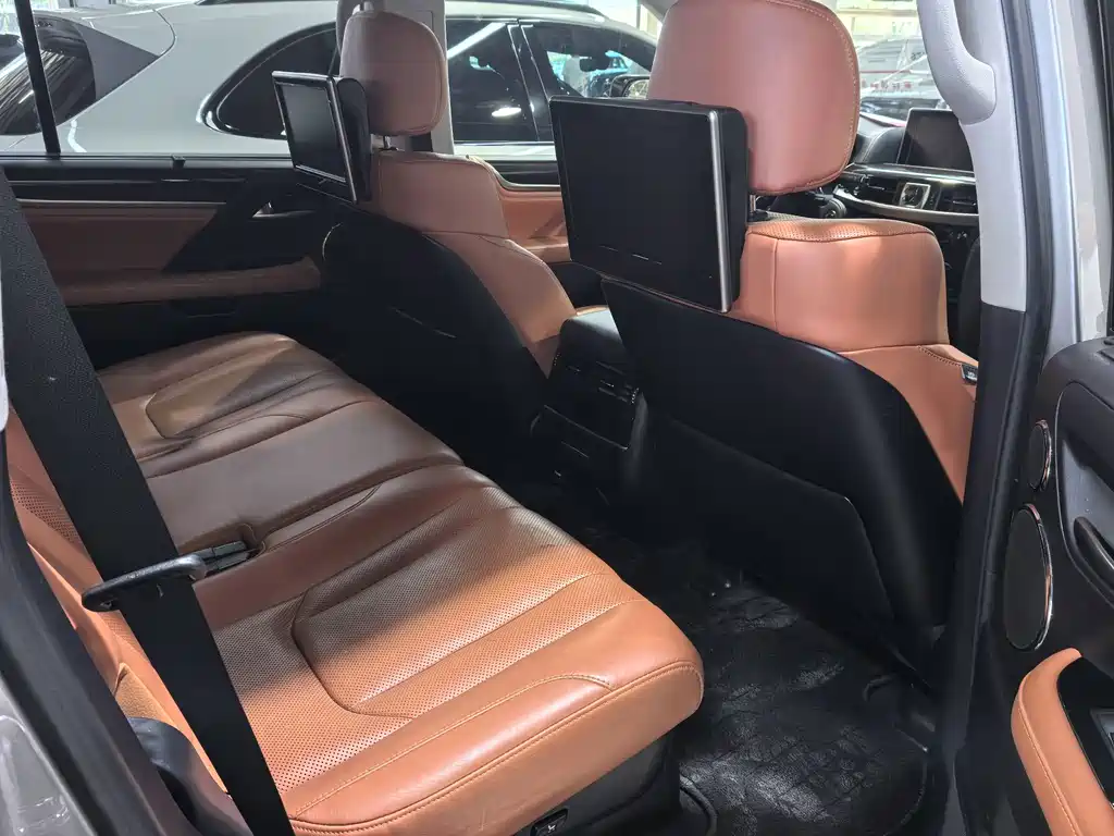 Lexus LX — миниатюра 5