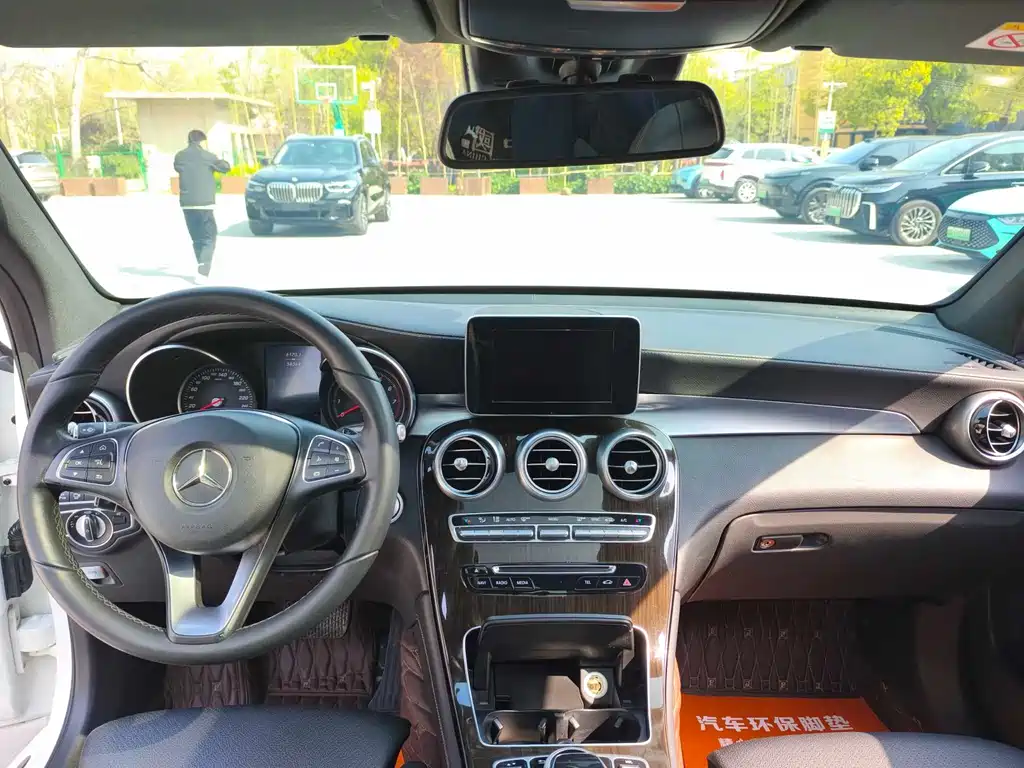 Mercedes-Benz GLC 2017 GLC 260 4MATIC Luxury