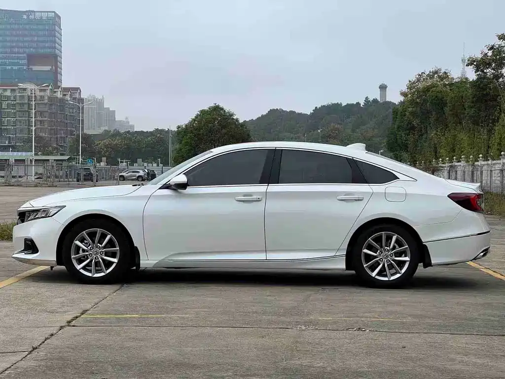 Honda Accord 2022 — фото 23