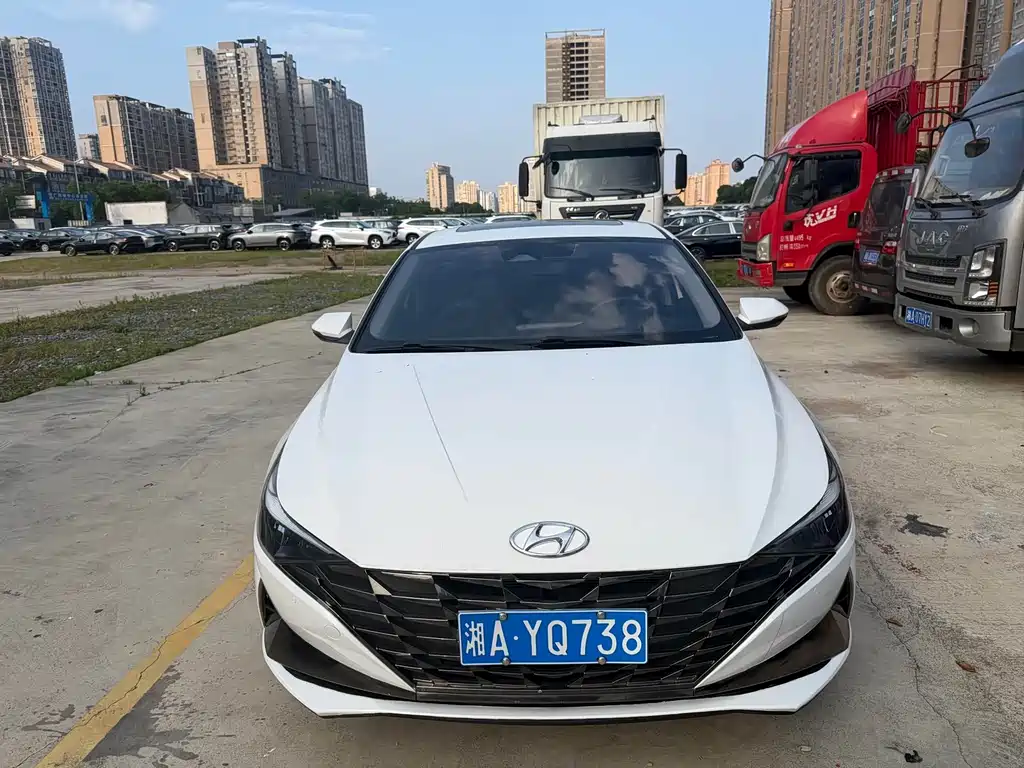 Hyundai Elantra - фото 2