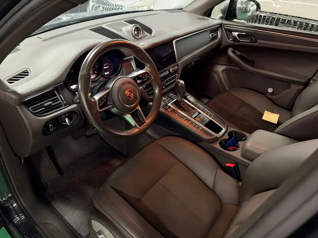 Porsche Macan — миниатюра 5