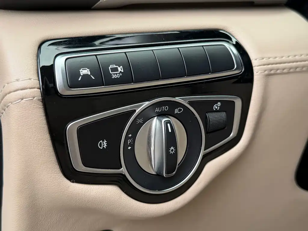 Mercedes-Benz V-Class — миниатюра 13