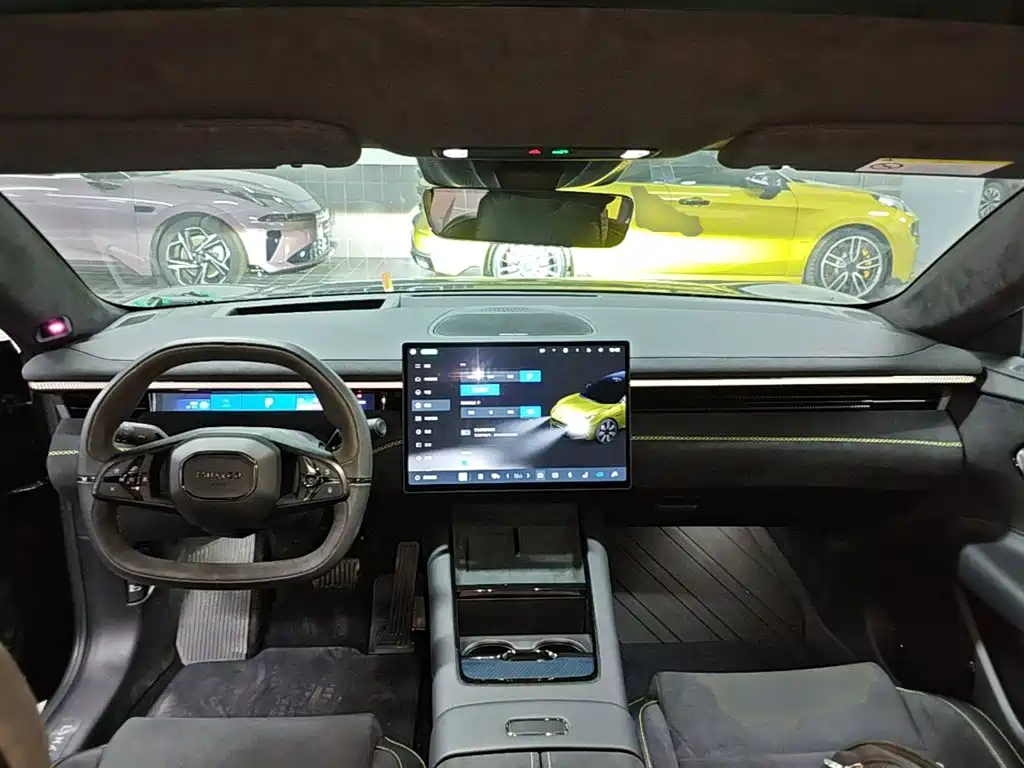 Lynk & Co 10 — миниатюра 10