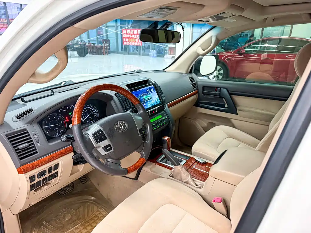 Toyota Land Cruiser — миниатюра 8