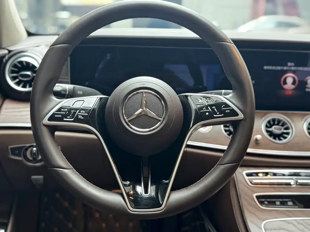 Mercedes-Benz E-Class New Energy — миниатюра 10
