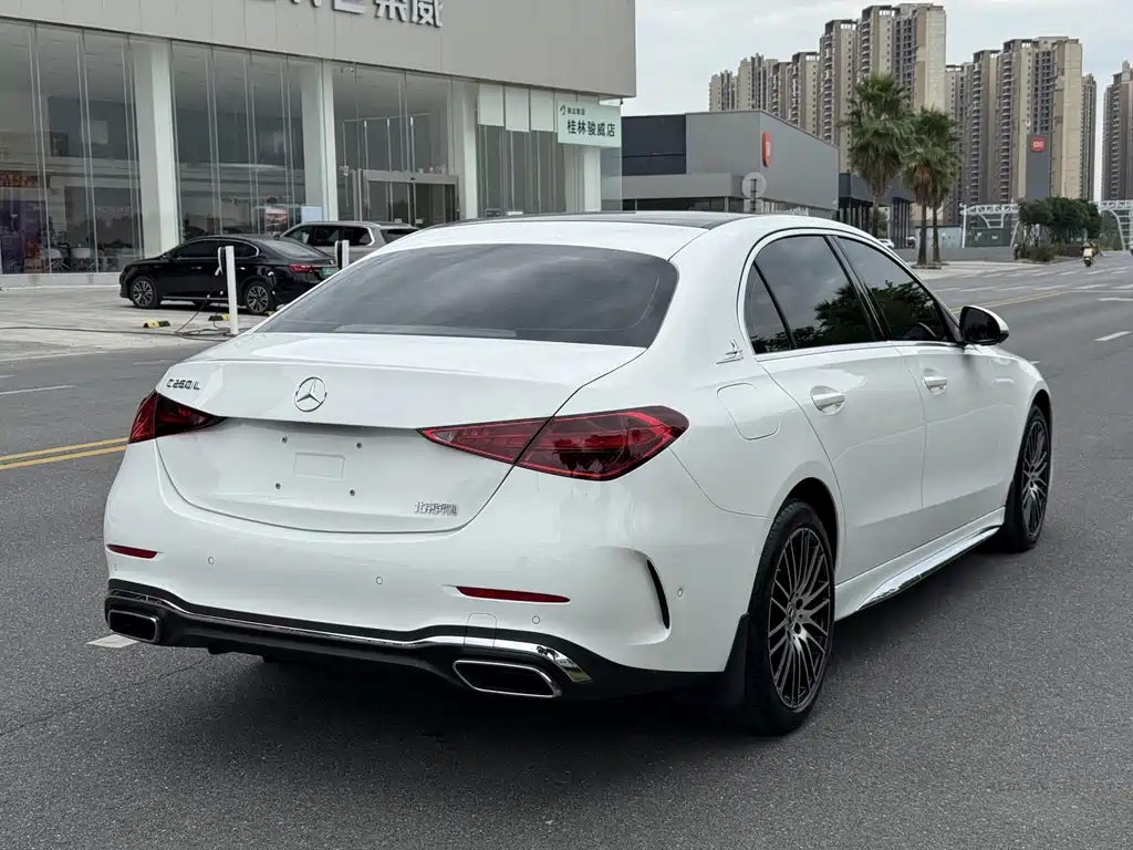 Mercedes-Benz C-Class — миниатюра 4