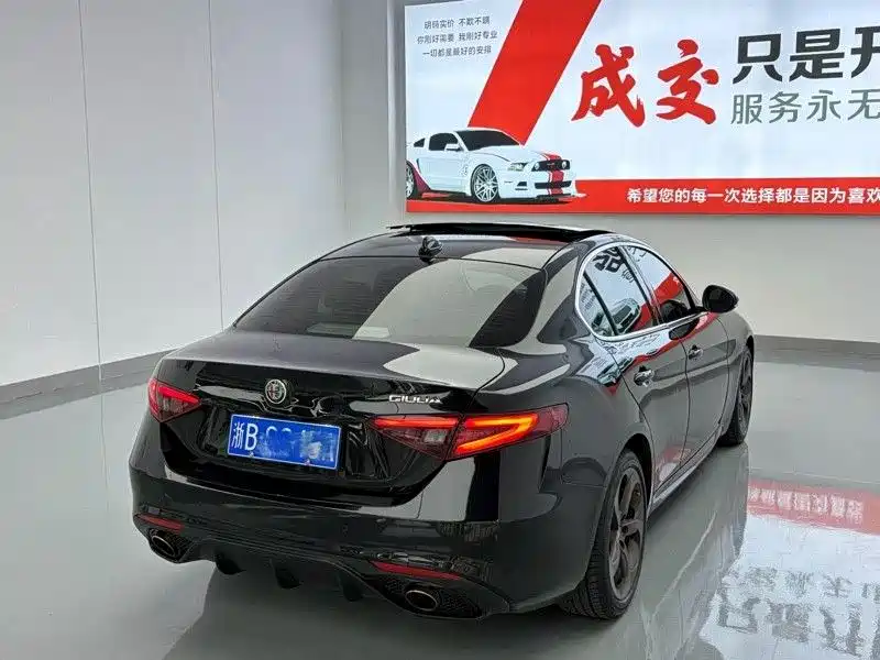 Alfa Romeo Giulia — миниатюра 10