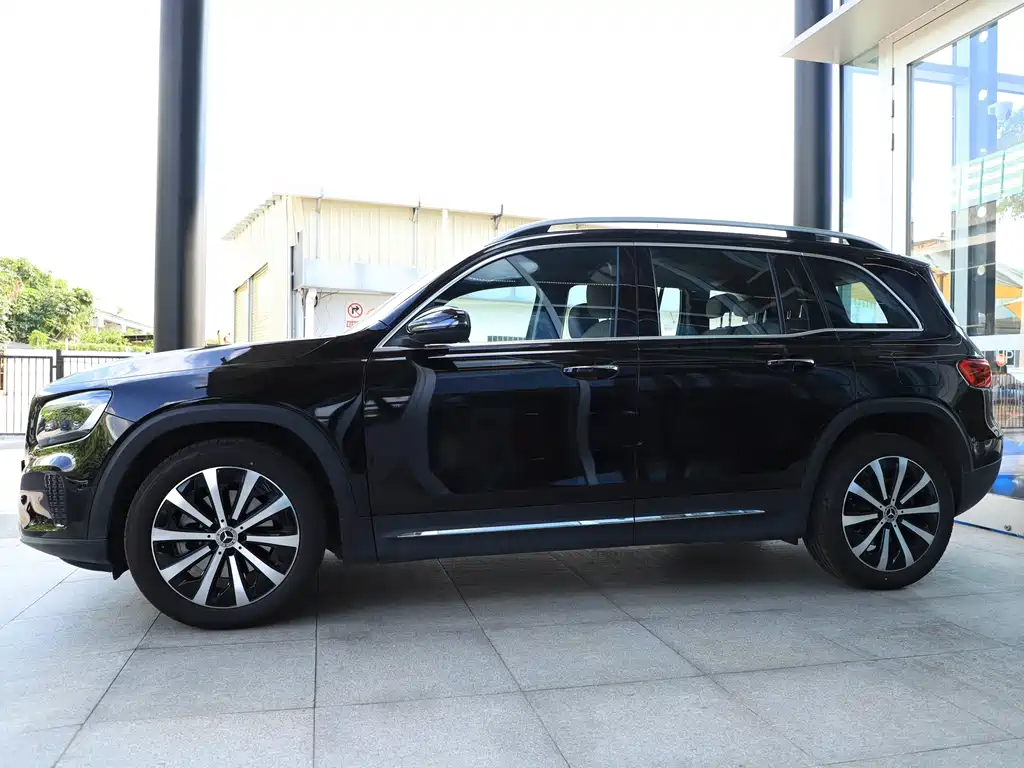 Mercedes-Benz GLB — миниатюра 9