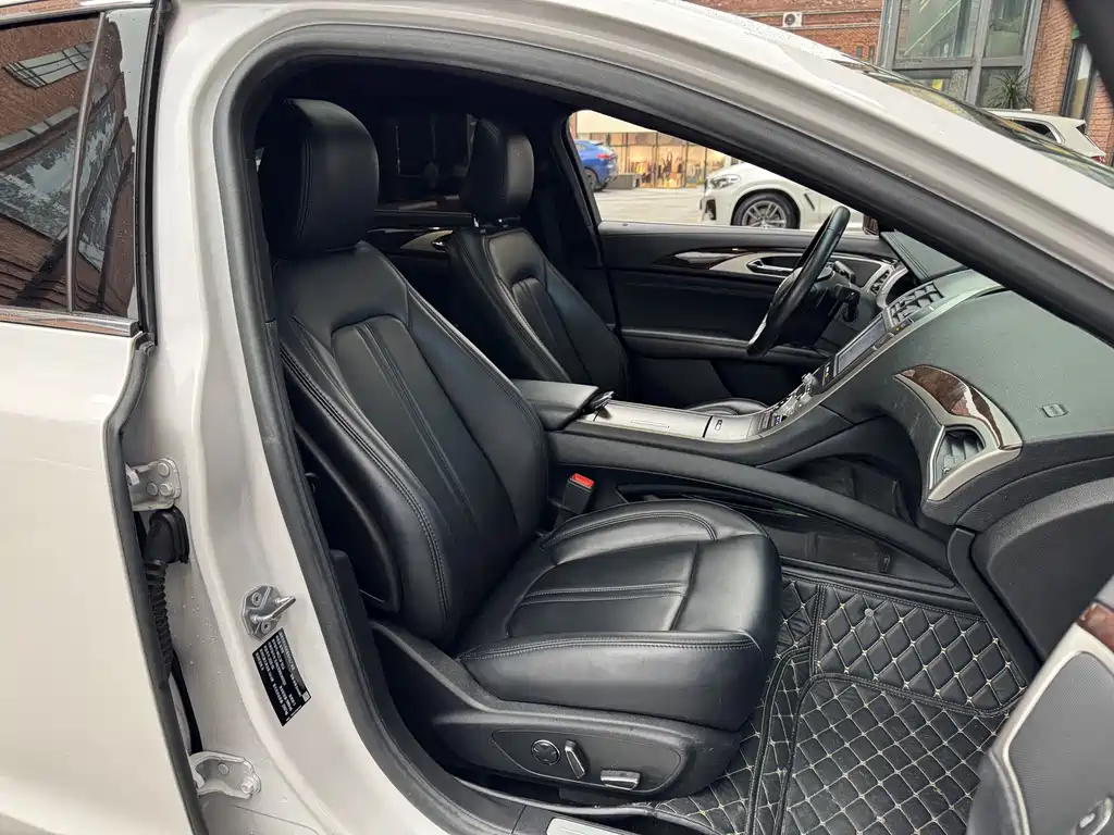 Lincoln MKZ — миниатюра 19