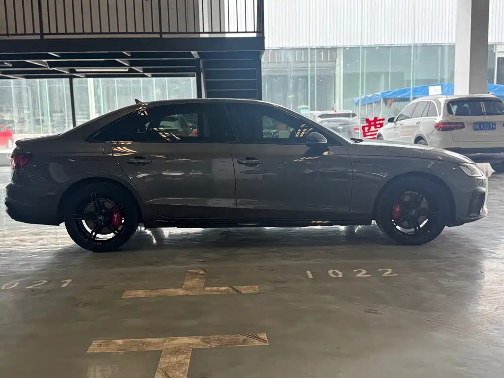 Audi A4L — миниатюра 4