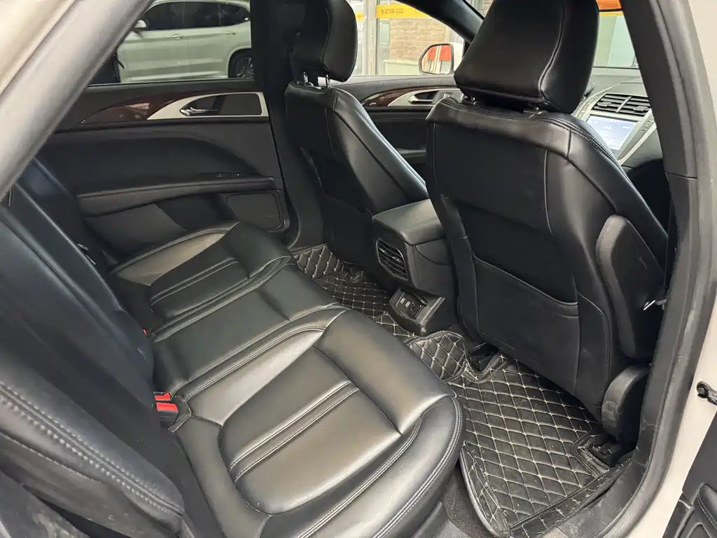 Lincoln MKZ — миниатюра 18