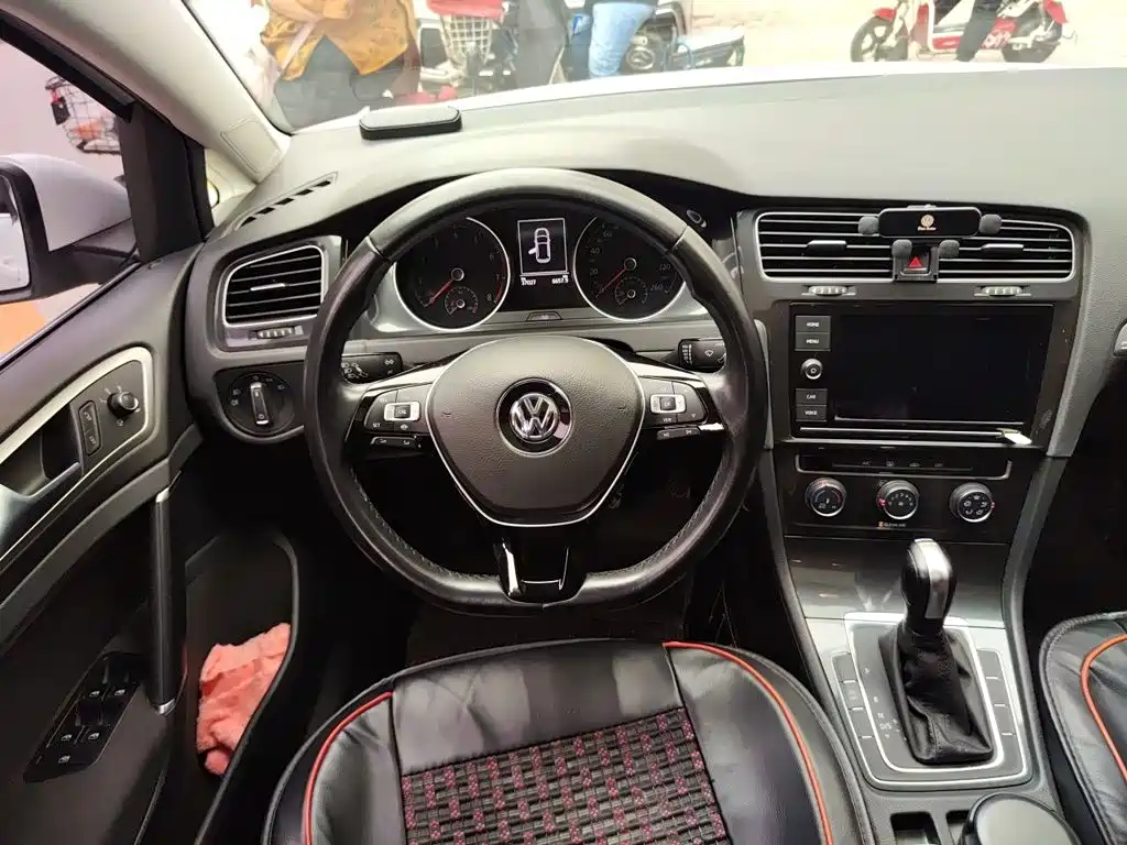 Volkswagen Golf — миниатюра 11