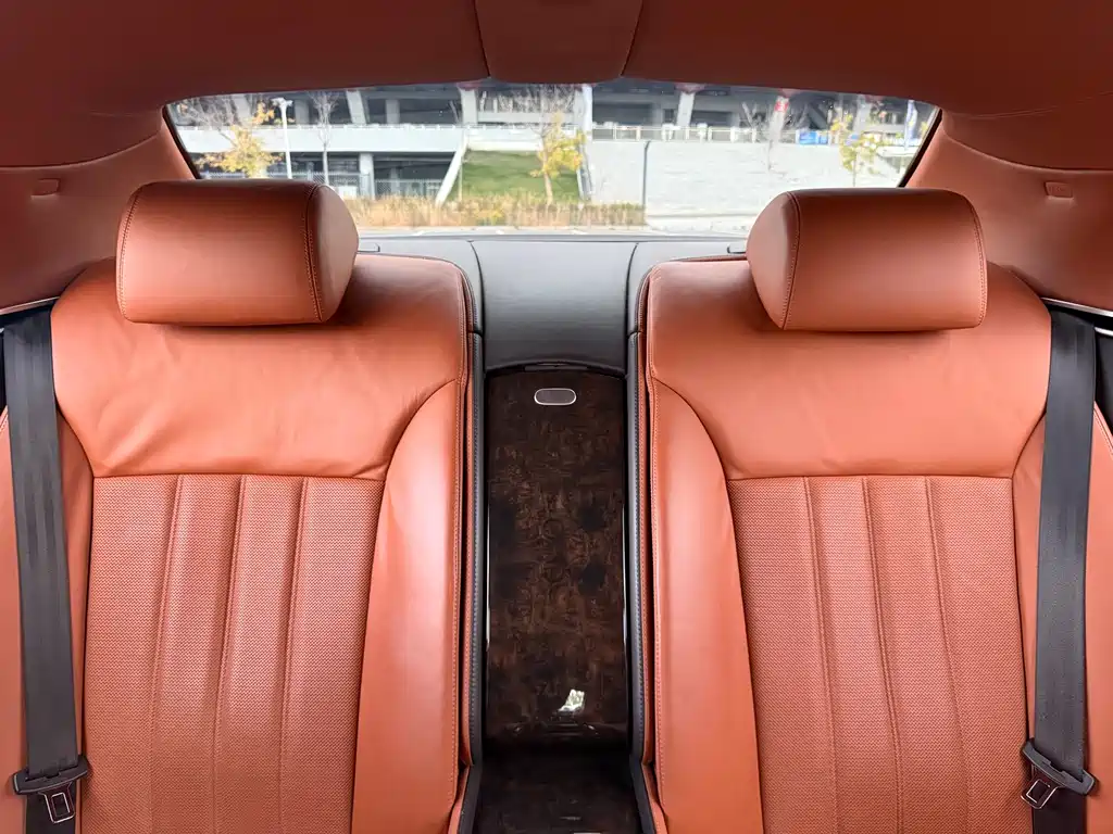 Bentley Flying Spur — миниатюра 38