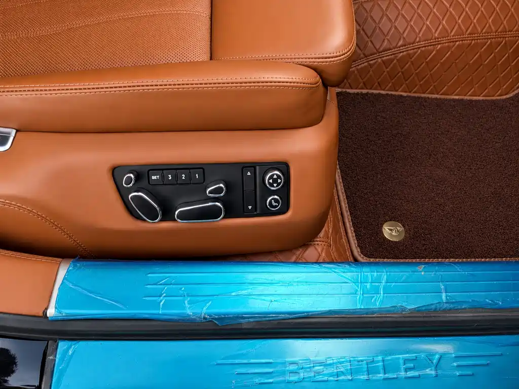 Bentley Flying Spur — миниатюра 40