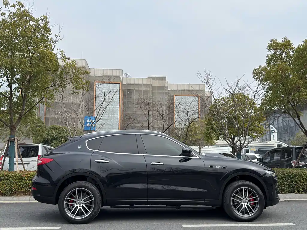MASERATI LEVANTE