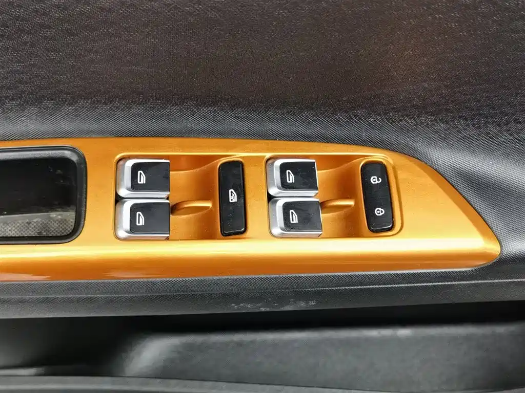Geely X1 2017 1.3L AT