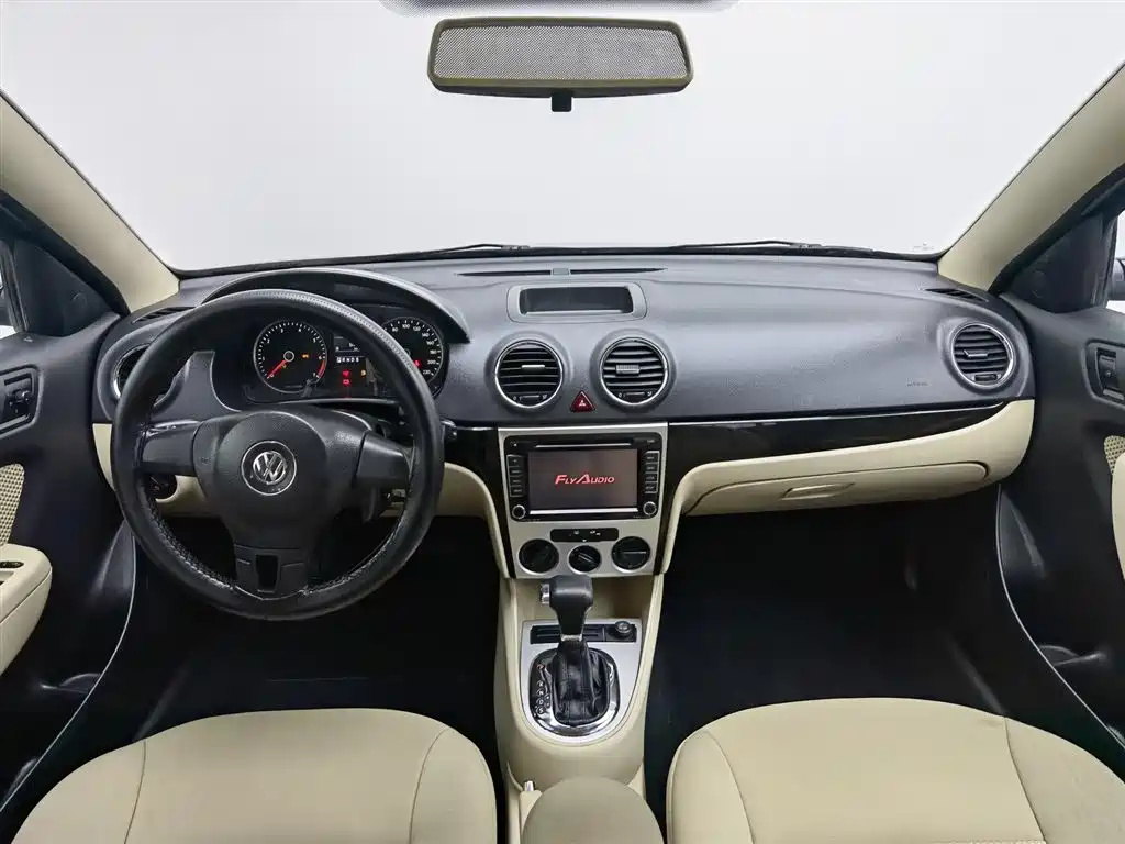 Volkswagen Lavida 2011 1.6L AT