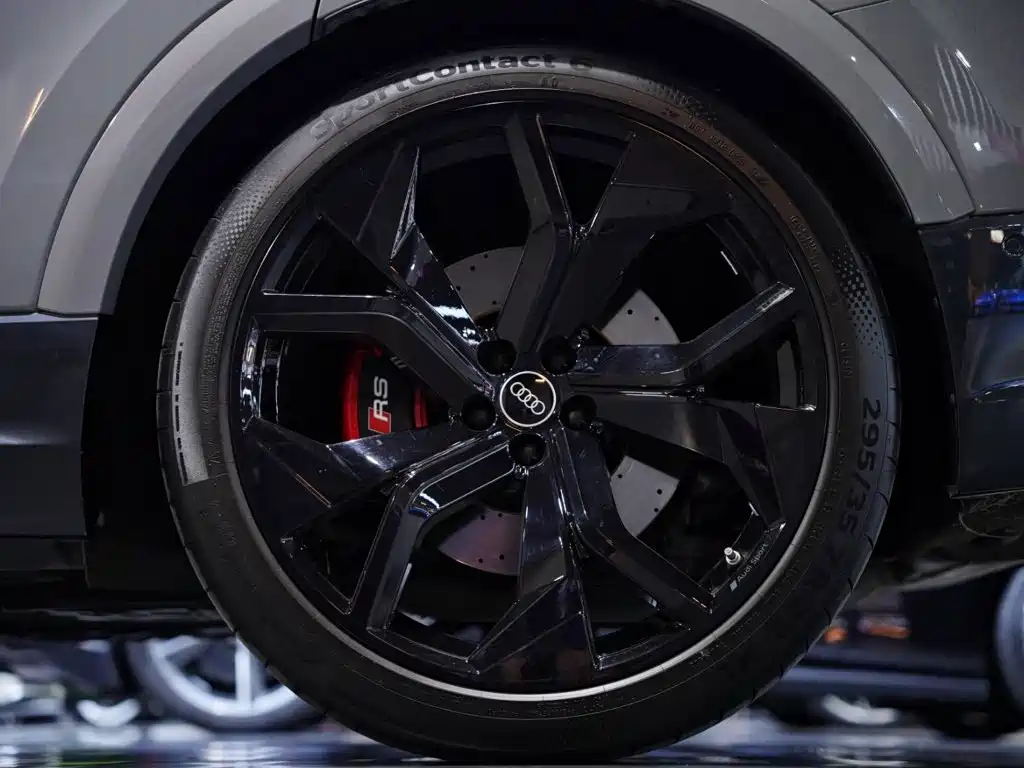 Audi RS Q8 — миниатюра 3