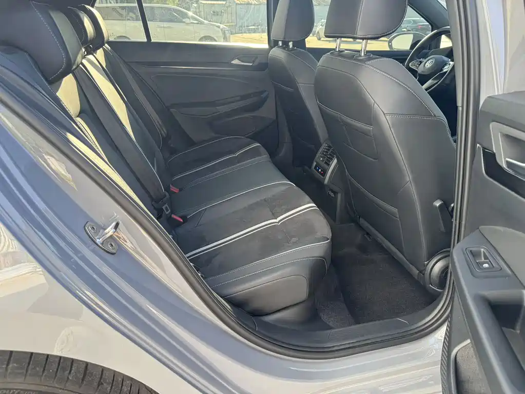 Volkswagen Golf — миниатюра 20