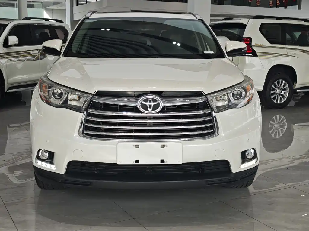 TOYOTA HIGHLANDER