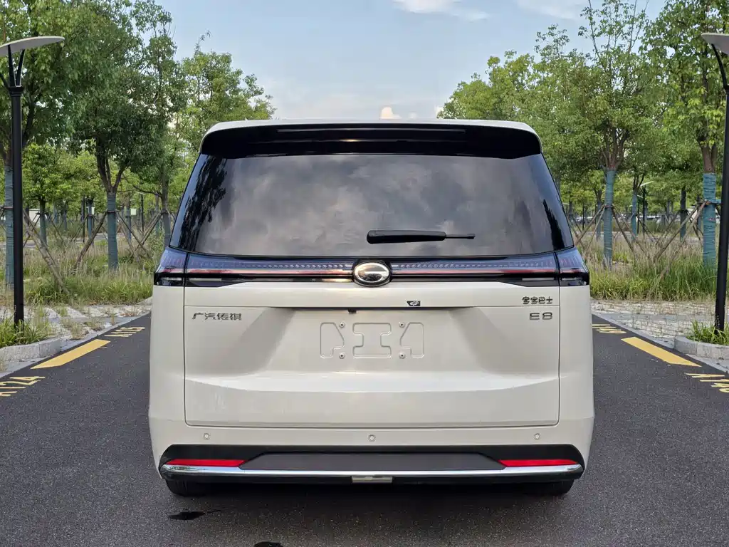 GAC Motor 传祺E8 PHEV — миниатюра 5