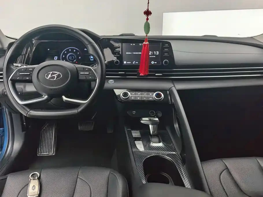 Hyundai Elantra — миниатюра 12