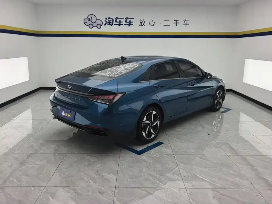 Hyundai Elantra — миниатюра 3