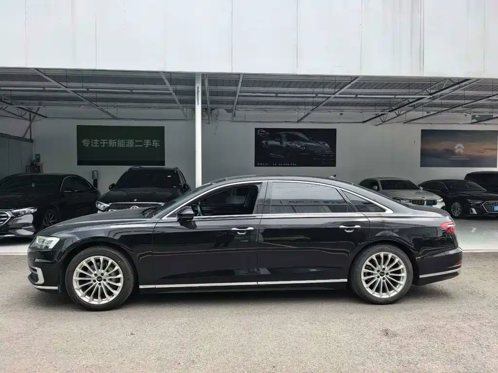 Audi A8 — миниатюра 5