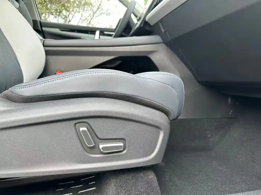 GEELY AUTOMOBILE BOYUE L