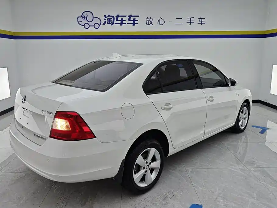 Skoda Rapid — миниатюра 3