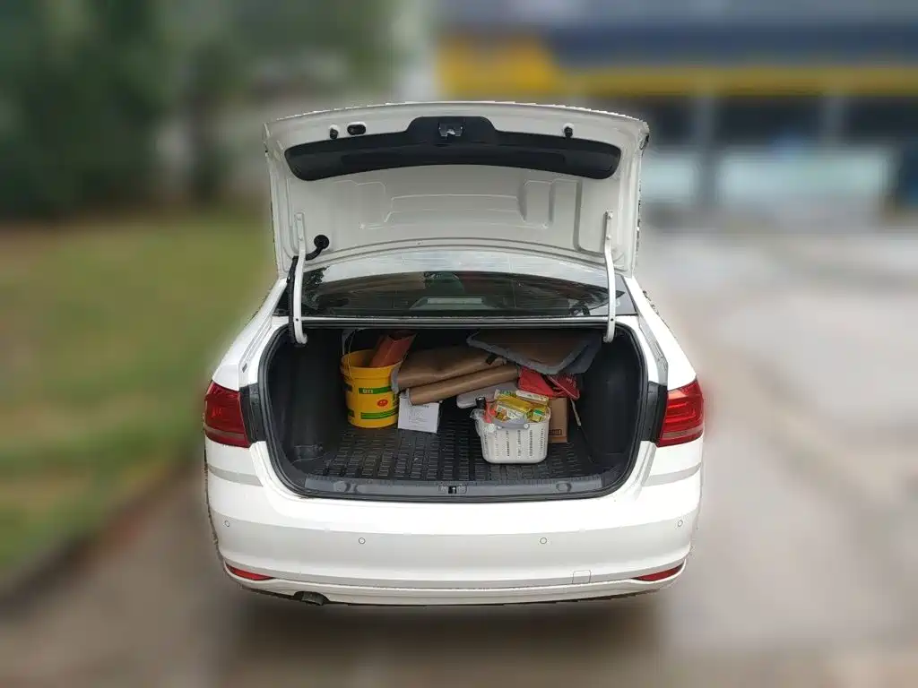 Volkswagen Lavida — миниатюра 10