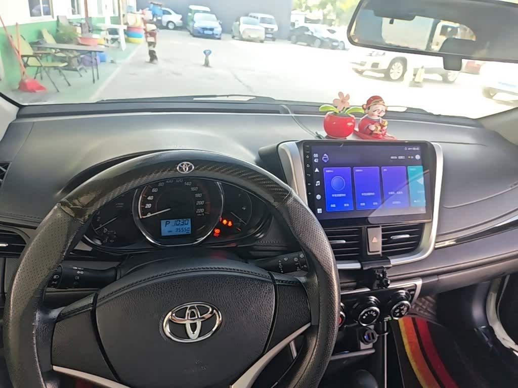 Toyota YARiS L Zhi Xuan 1.5 л 2021 г. Белый, пробег 35600 км